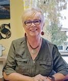 Portrait of Susan Bond, Broker / Realtor®.